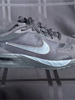 Men's Nike Air Max Solo  Trainers All Black Size:9.5 Sneakers Shoes